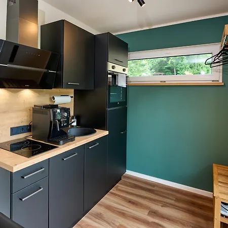 Luxuscontainer Am Nuerburgring #2 *