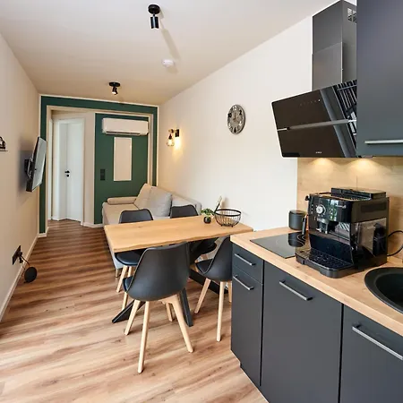 Luxuscontainer Am Nuerburgring #2 * Аденау