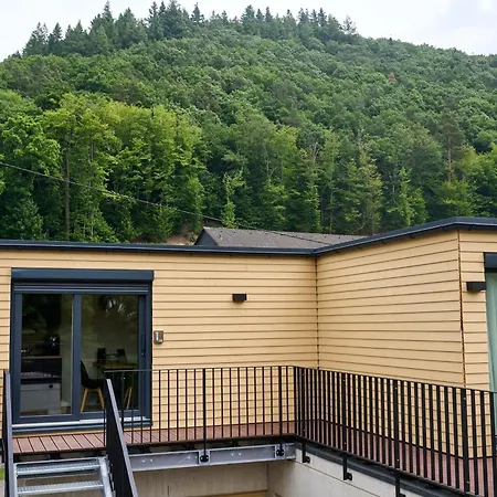 Luxuscontainer Am Nuerburgring #2 *