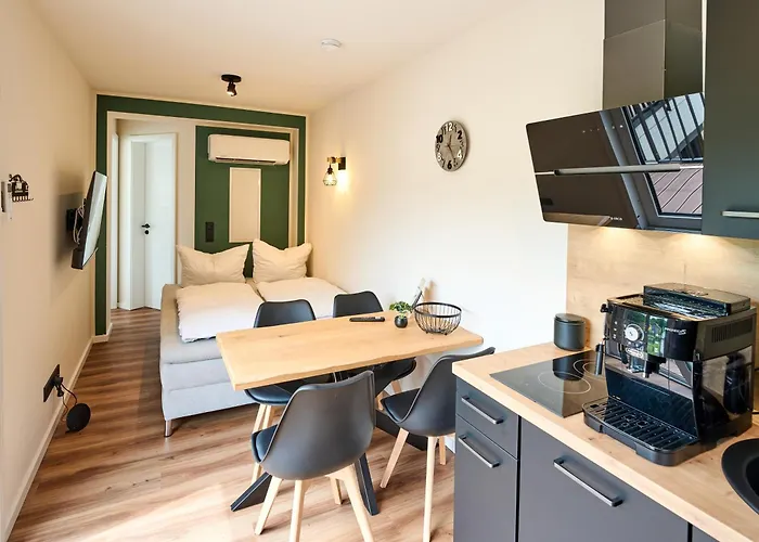 Luxuscontainer Am Nuerburgring #2 * Adenau