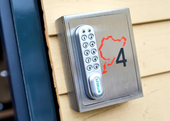 Luxuscontainer Am Nuerburgring #2 * Adenau