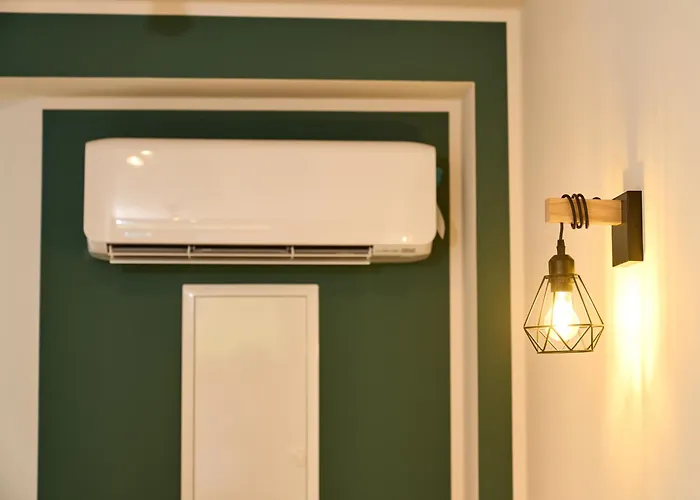 Luxuscontainer Am Nuerburgring #2 *