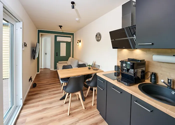 Luxuscontainer Am Nuerburgring #2 * Adenau