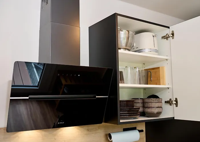 Luxuscontainer Am Nuerburgring #2 *