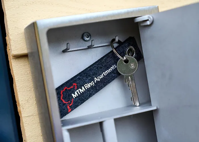 Luxuscontainer Am Nuerburgring #2 * Adenau